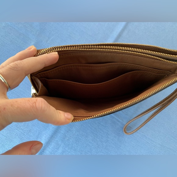 NWT BRAND NEW Coach leather wristlet classic C brown tan color - Picture 6 of 9